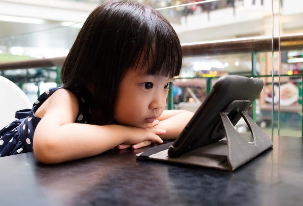Teaching Children About Internet Safety (Infographic)