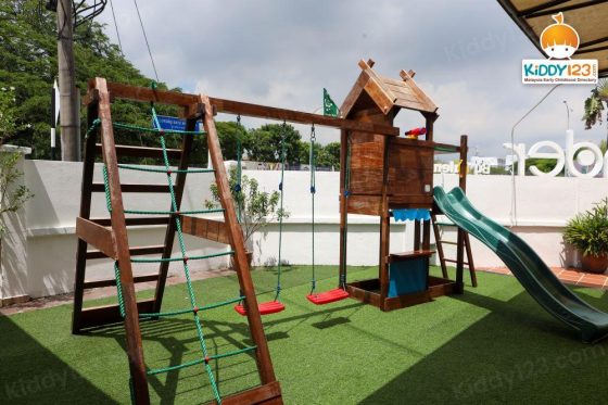 Small Wonder Malaysia, Bandar Bukit Tinggi (Junior & Senior)