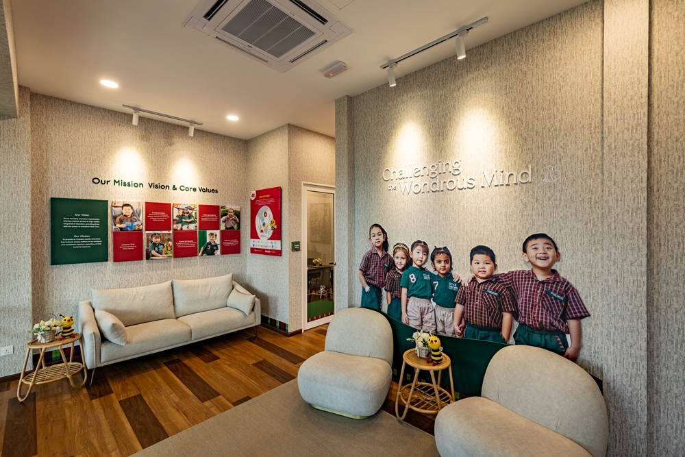 Small wonder, Setia Tropika