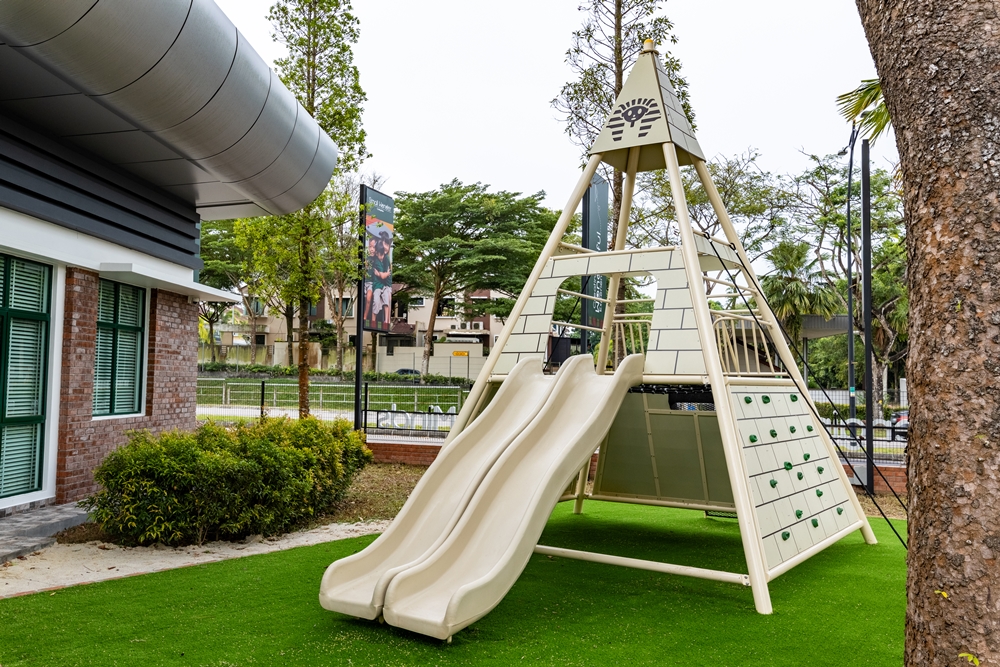 Small wonder, the seed,Adda Heights, johor