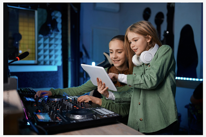 Effective_Ways_To_Support_Your_Childs_Emotional_Intelligence